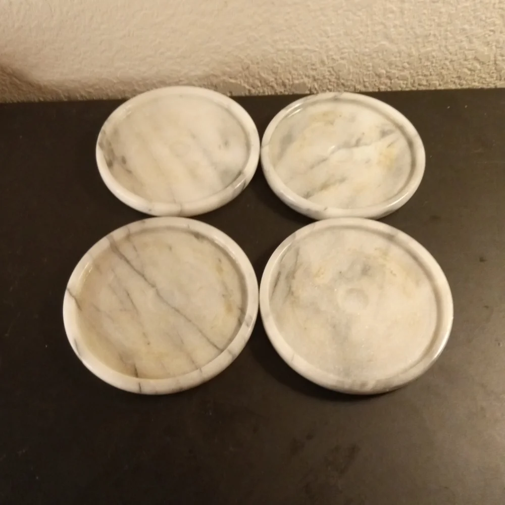 GORGEOUS Set of 4 Solid Marble 4